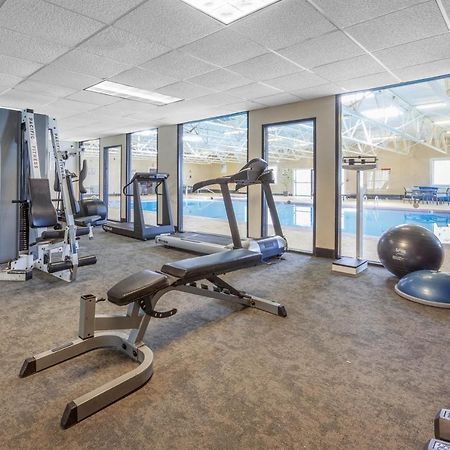 Days Inn By Wyndham Plattsburgh Bagian luar foto