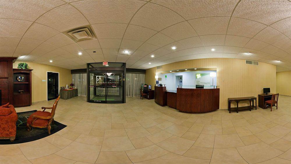 Days Inn By Wyndham Plattsburgh Bagian luar foto