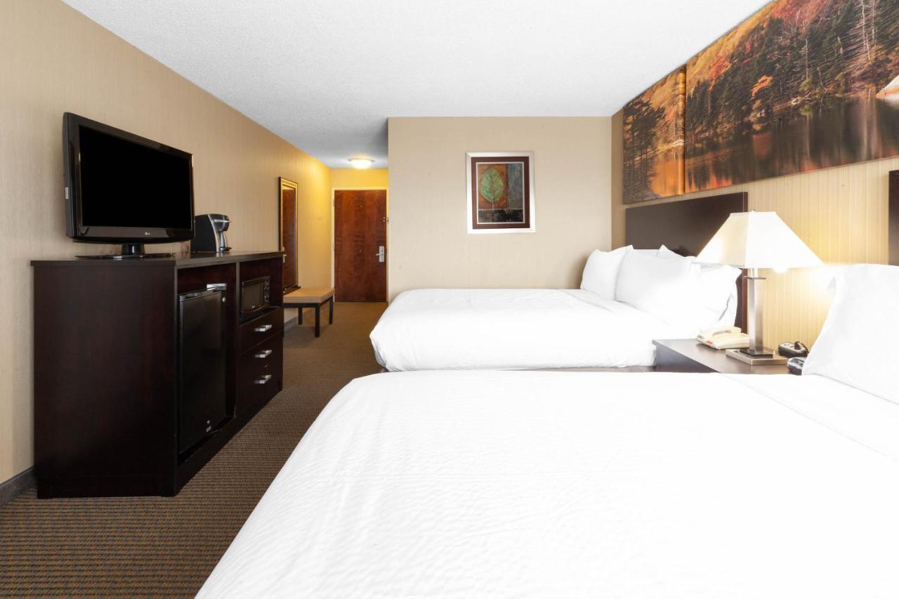 Days Inn By Wyndham Plattsburgh Bagian luar foto